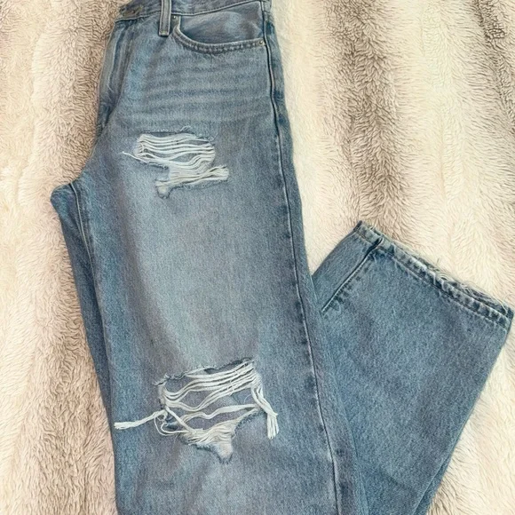 LEVI’S Distressed Blue Women's Jeans - Picture 2 of 7